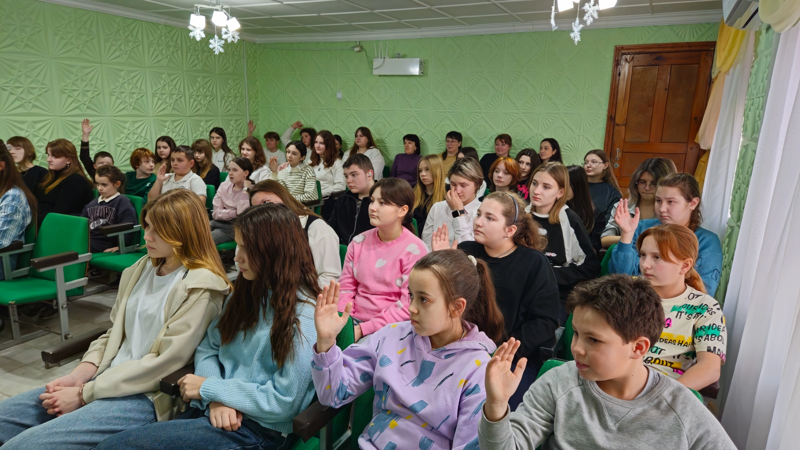 Подробнее о статье Сегодня в нашей школе прошло мероприятие посвящённое антитеррористической безопасности